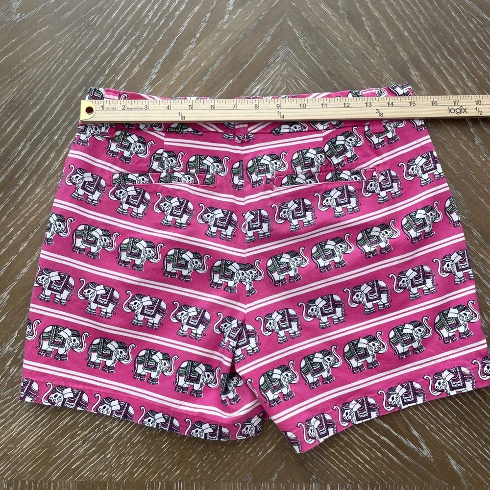 Crown & Ivy Size 6‎ Pink black ELEPHANT Geometric STRETCH Shorts FUN & EUC